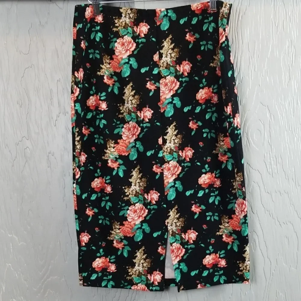 💚5/$20💚 FLORAL PENCIL SKIRT